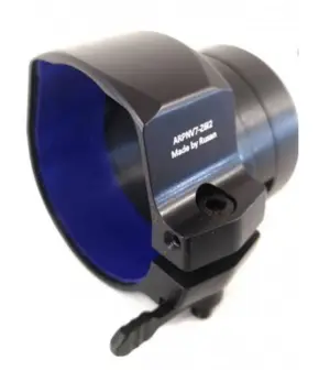 Pard NV007A-adapter för kikare med ljusbrytare monterad ovanpå