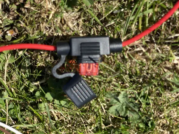 foderautomat galvaniserad och lackerad 12v