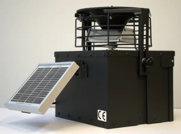 foderautomat galvaniserad och lackerad 12v