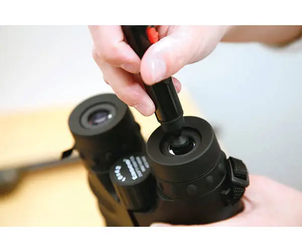 Linsrengörare med borste