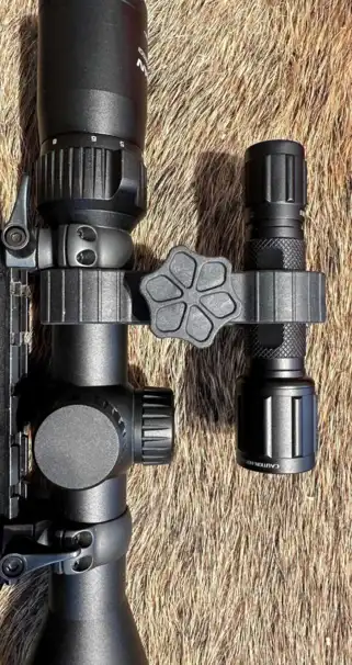 universell montering för kikarsikte på gevär