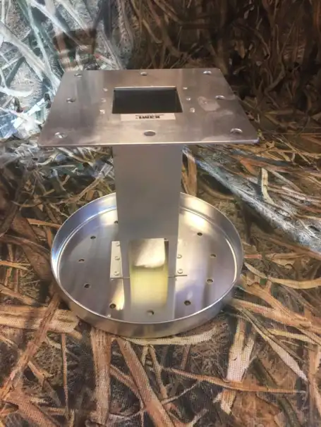 Foderskål för fasaner