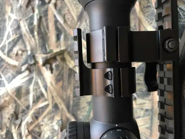 fäste för lampa till dagkikare