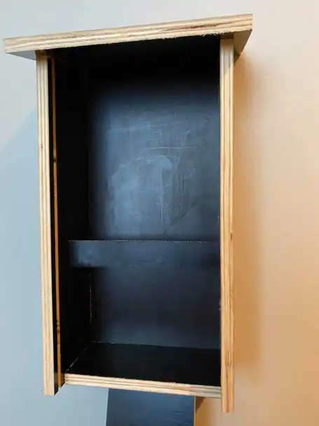 Viltkamerahus i trä