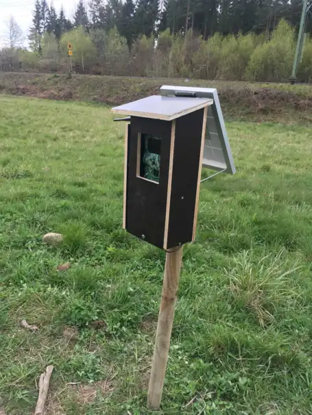 Viltkamerahus i trä