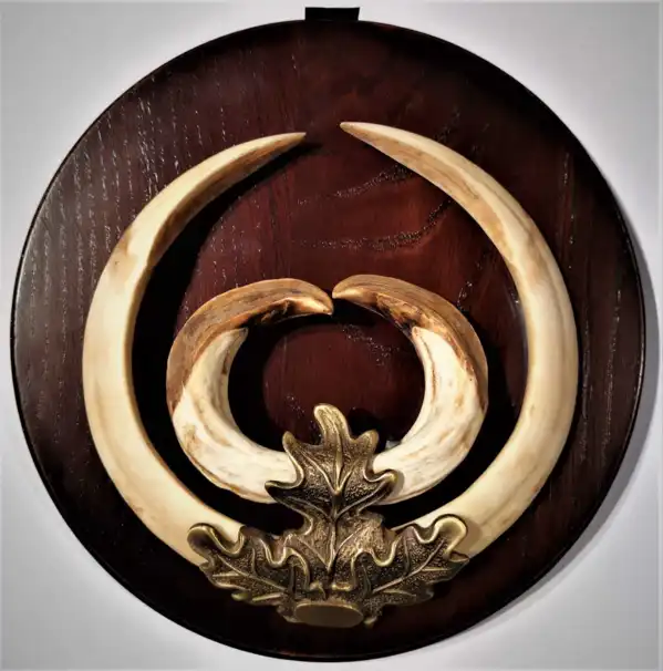 Mörkbejsade runda troféplattor (17cm)