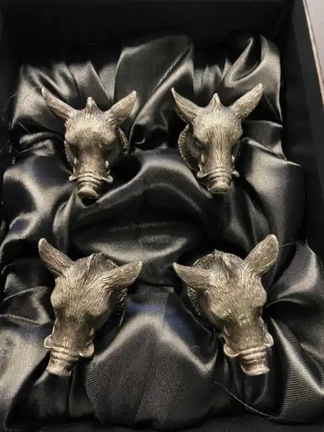 glas med vildsvinshuvudsfot