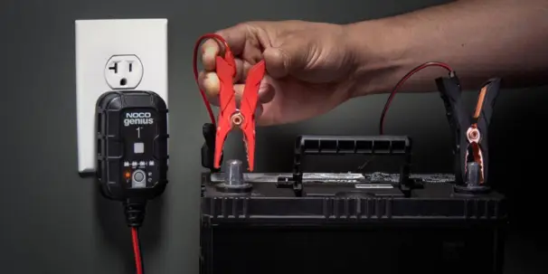 GENIUS 1 - 6v och 12v laddare 1 amp