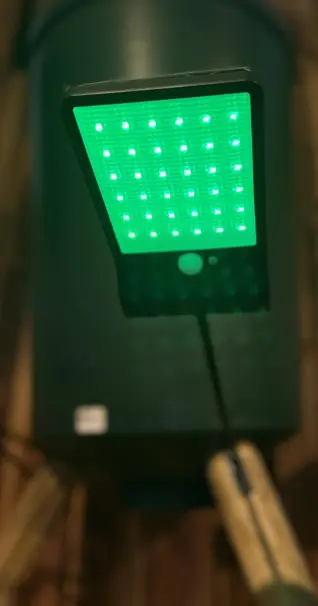 Ljussats inkl. solpanel, batteri och PIR-sensor (Grön)