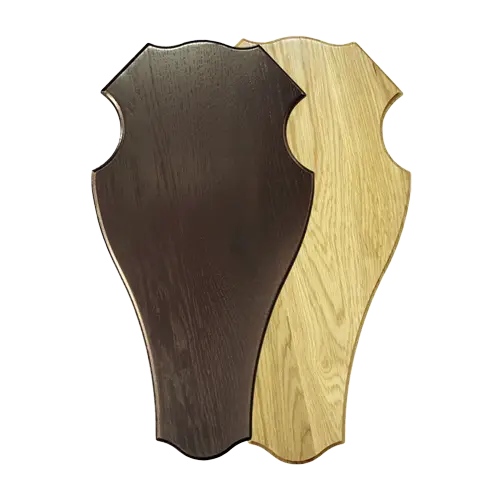 Mörkbejdad troféplatta för dovhjort (Sköld)